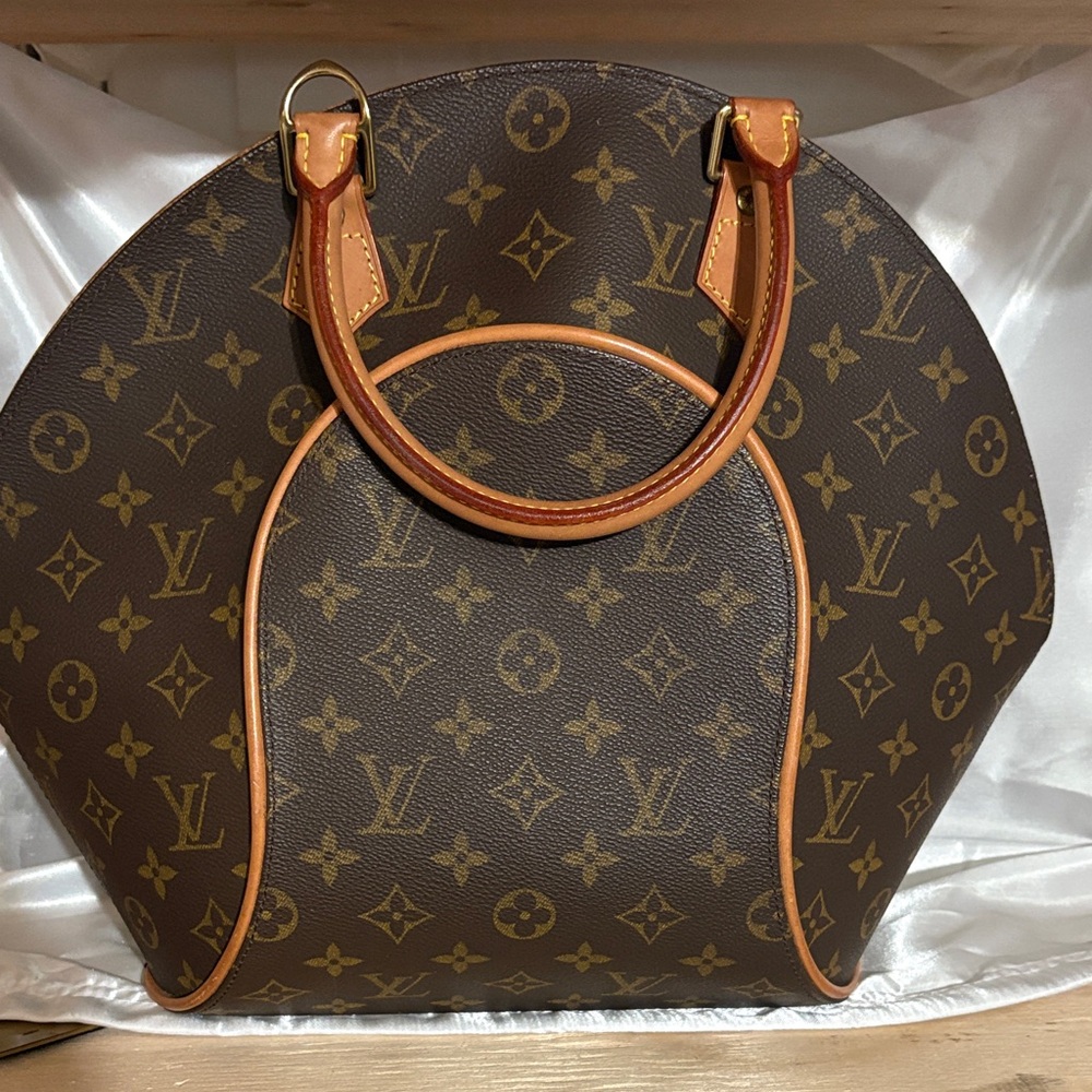 Louis Vuitton Brown Monogram Ellipse MM